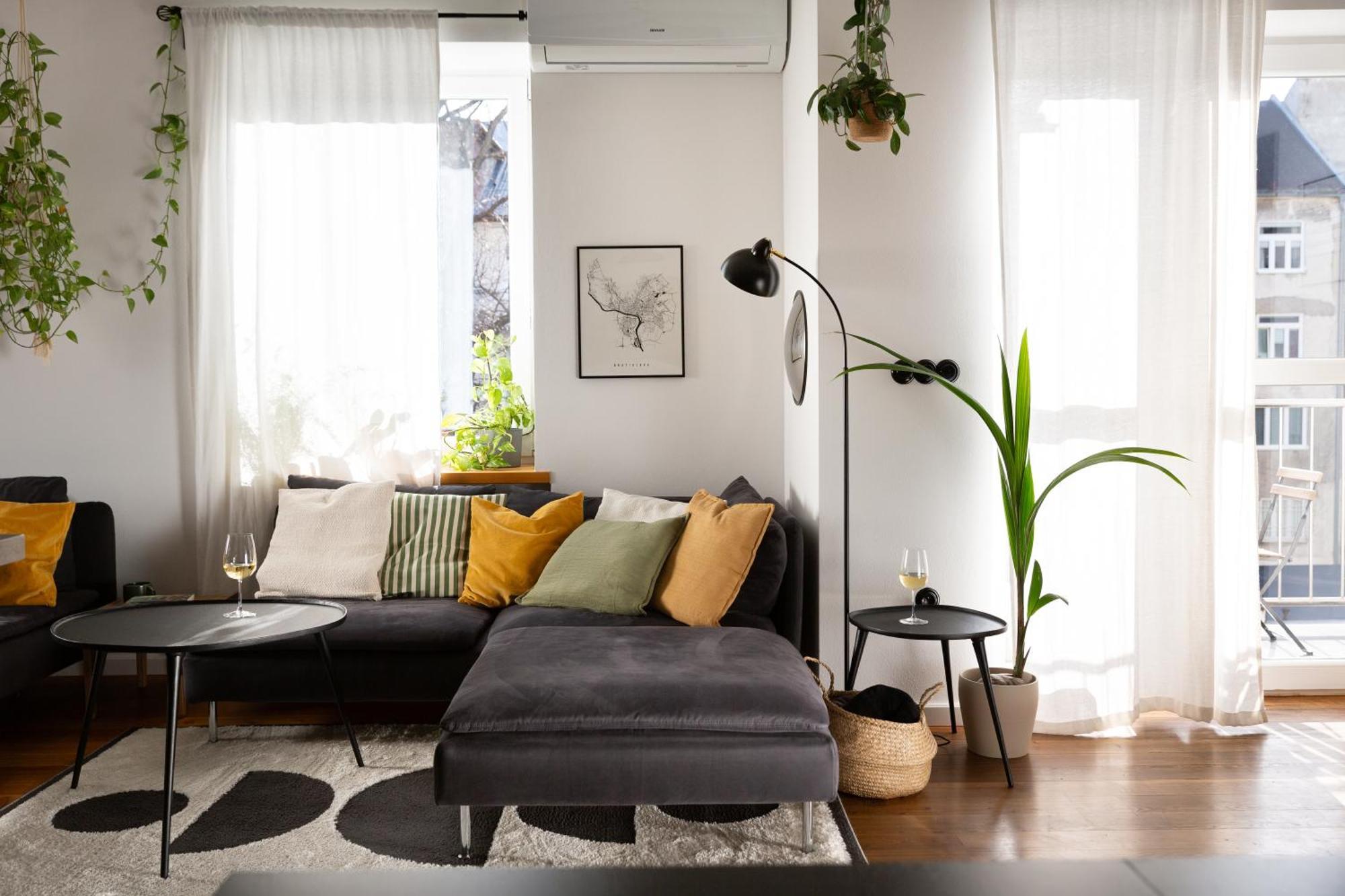 Evergreen - Old Town Spacious Stylish Apartment With Ac And One And A Half Bath, Baby & Kid- Friendly 布拉迪斯拉发 外观 照片